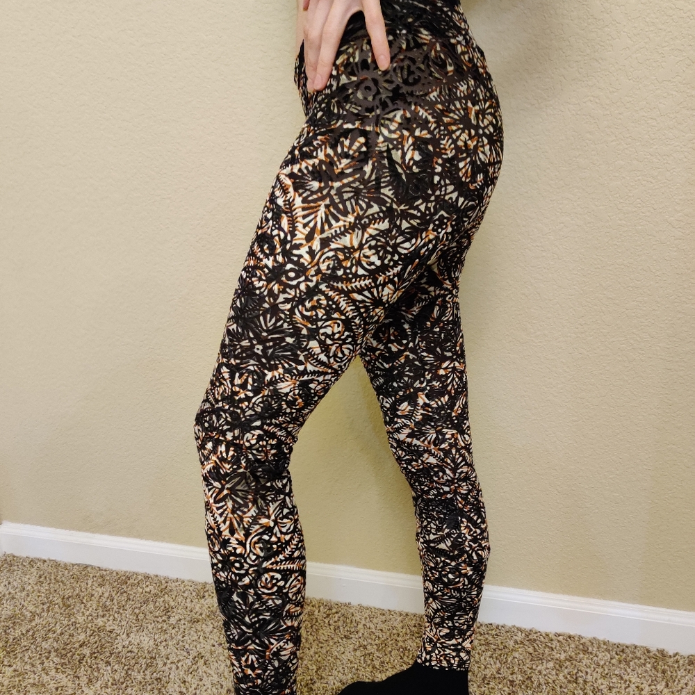 Metallic velvet leggings
